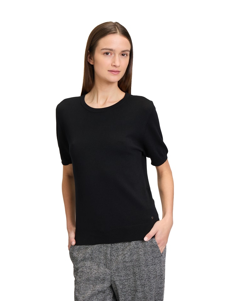 Sweter w kolorze czarnym