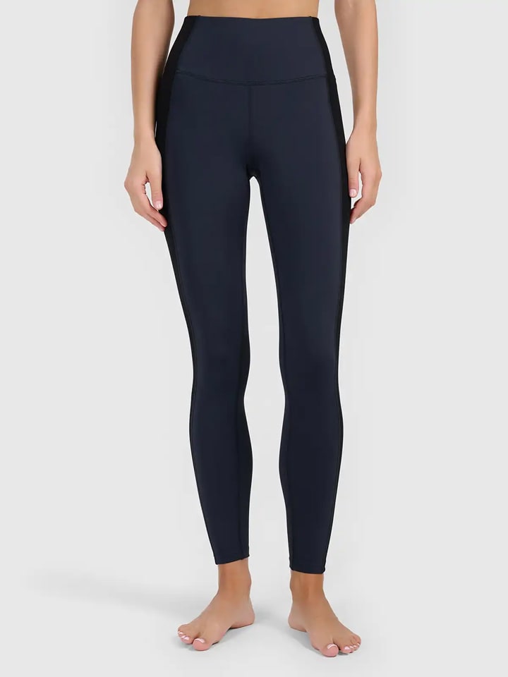 Legginsy sportowe w kolorze granatowym