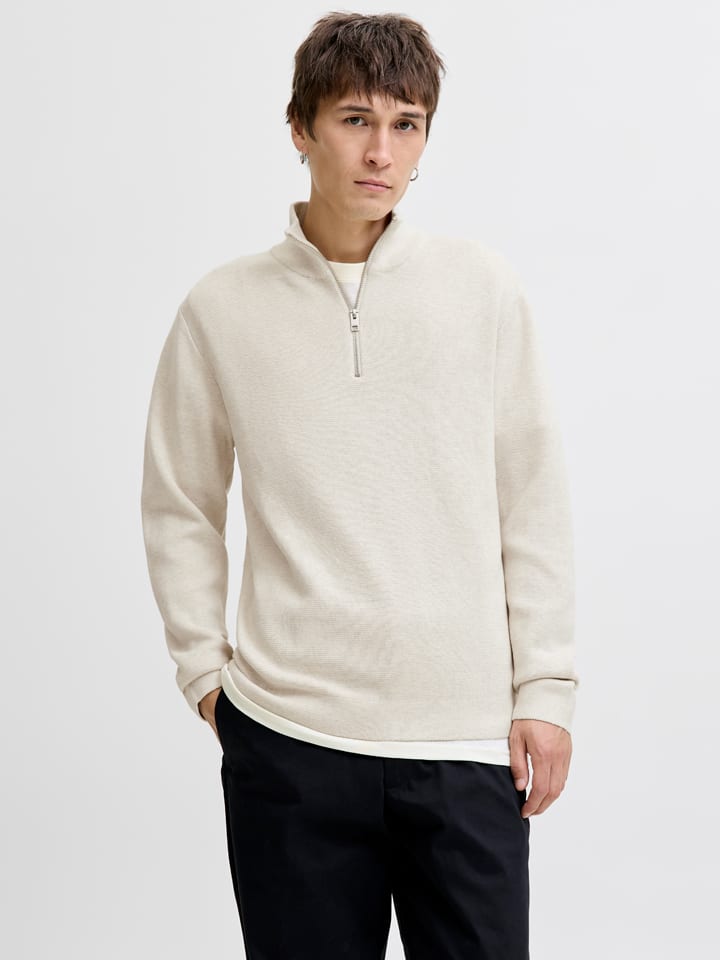 Sweter w kolorze kremowym