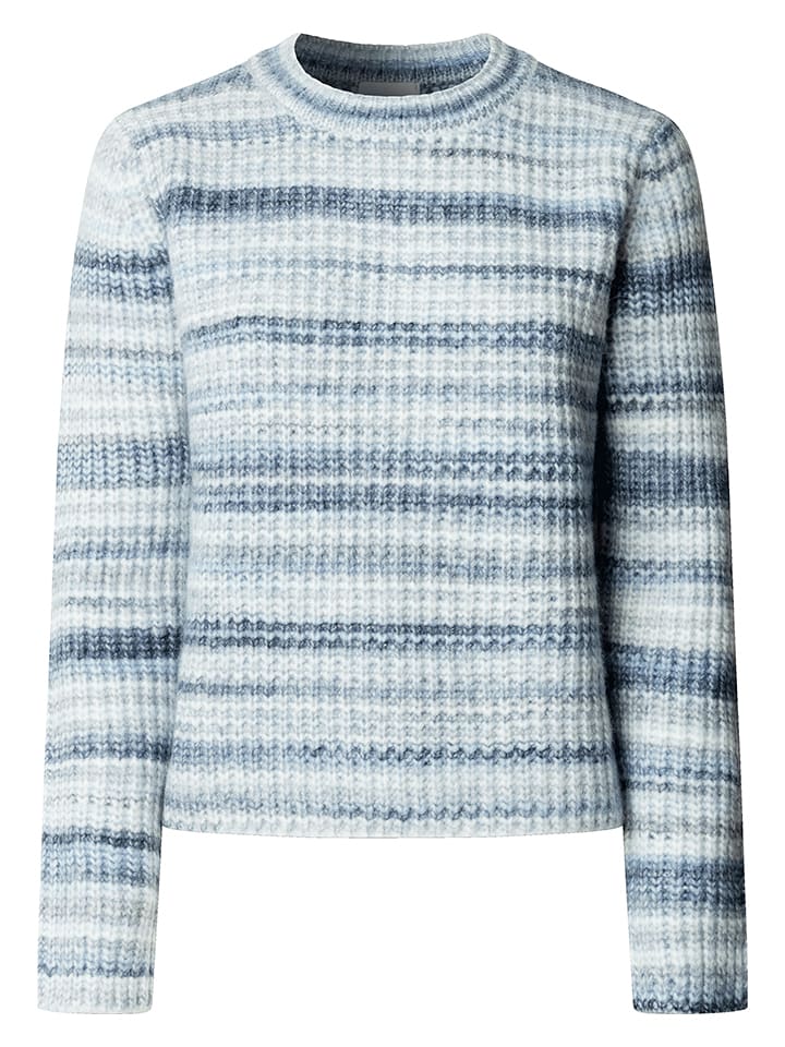 Pullover in Hellblau