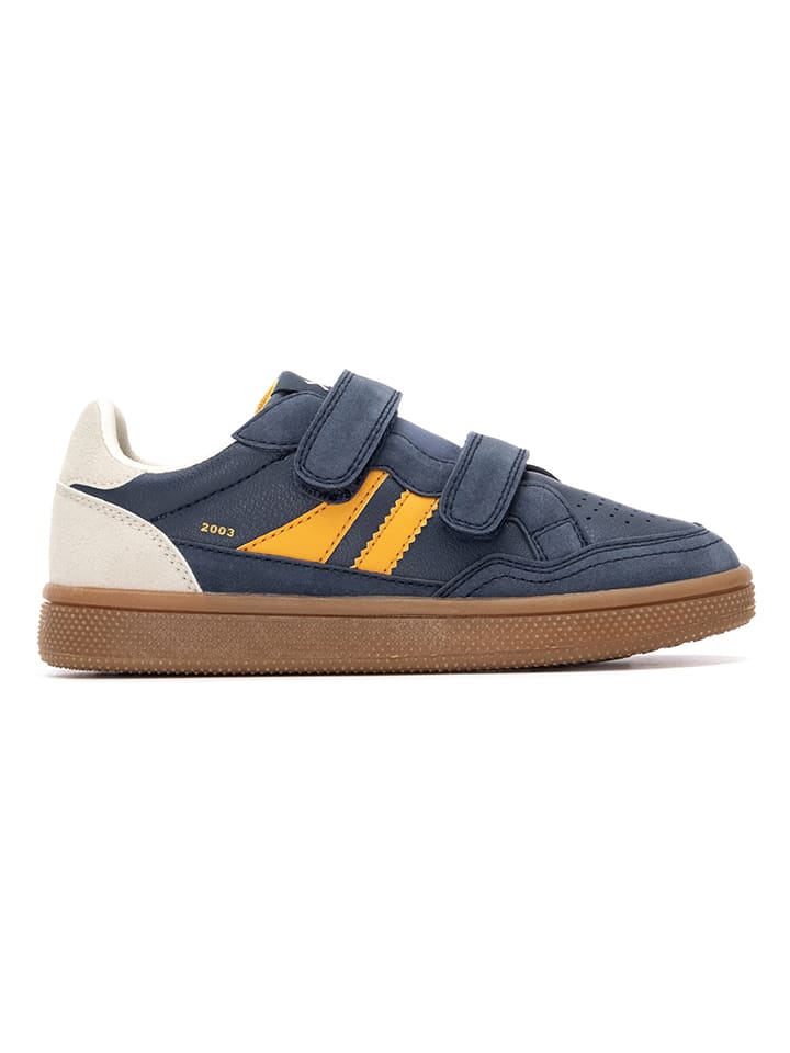 Sneakers in Dunkelblau