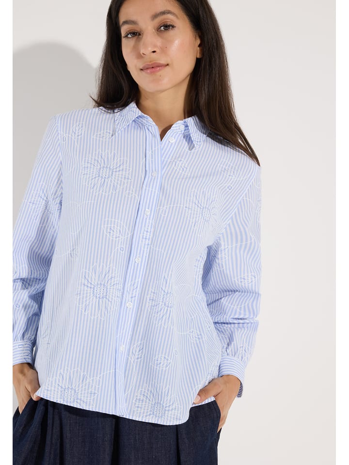Bluse in Hellblau/ Weiß