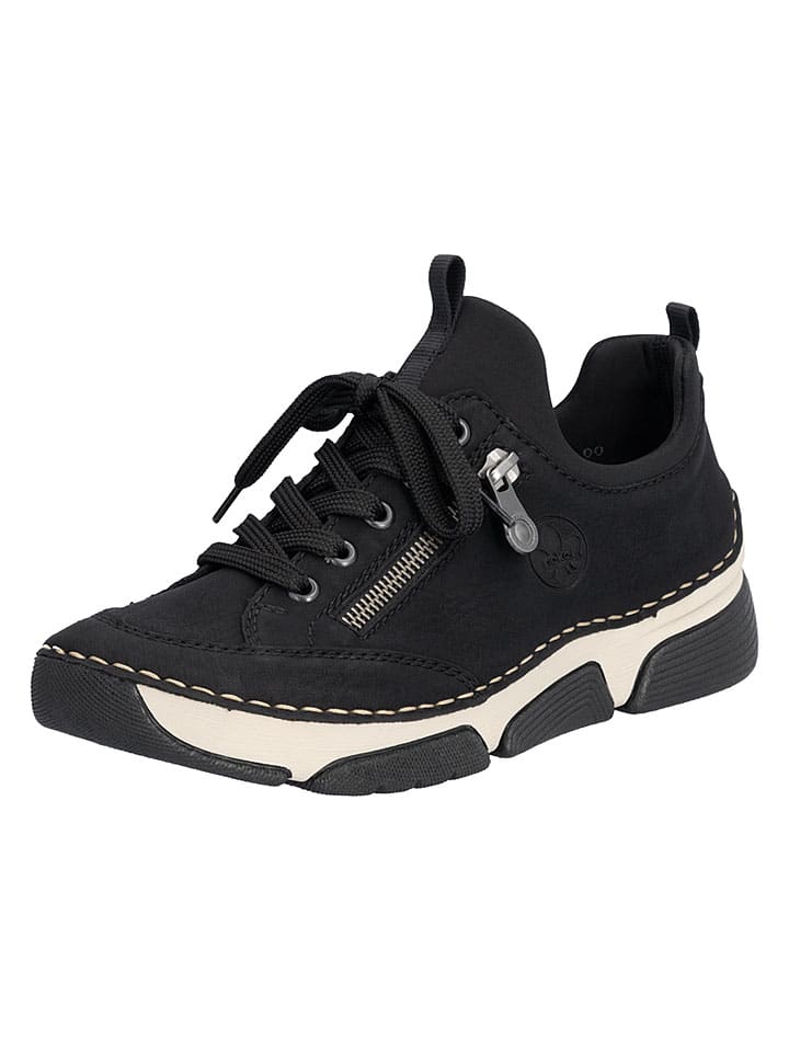 Sneakers in Schwarz