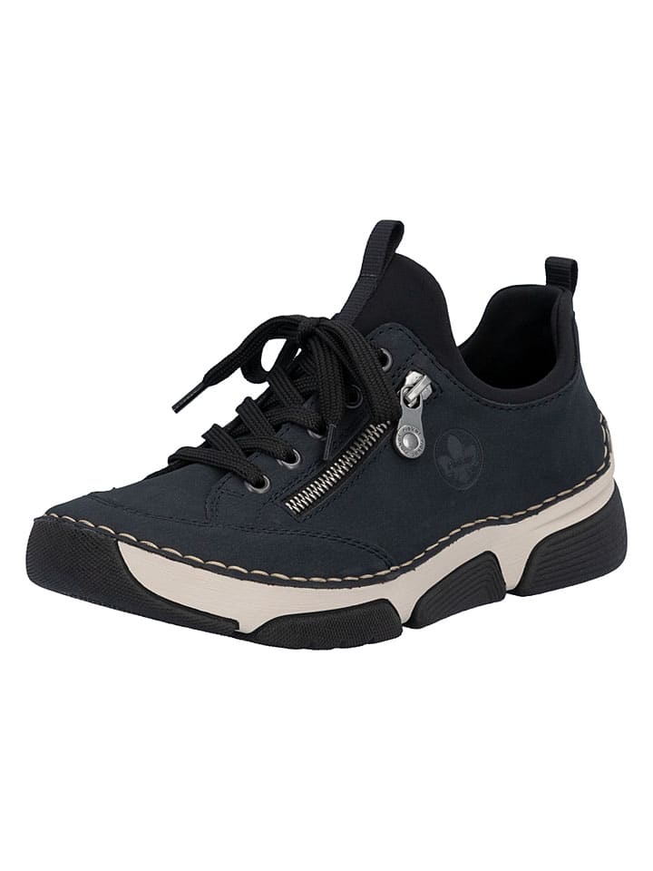 Sneakers in Dunkelblau