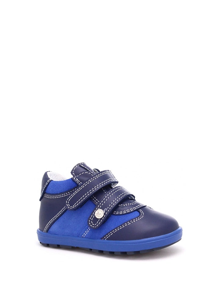 Skórzane sneakersy w kolorze niebiesko-granatowym