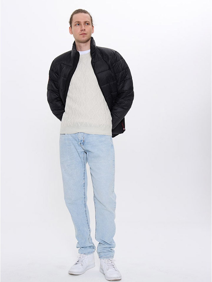 Winterjacke in Schwarz
