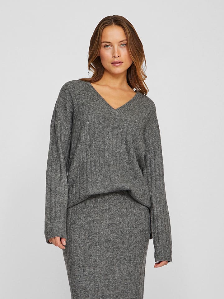 Sweter w kolorze szarym