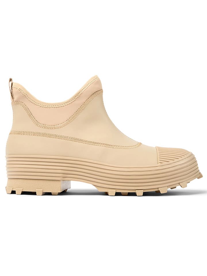 Boots in Beige