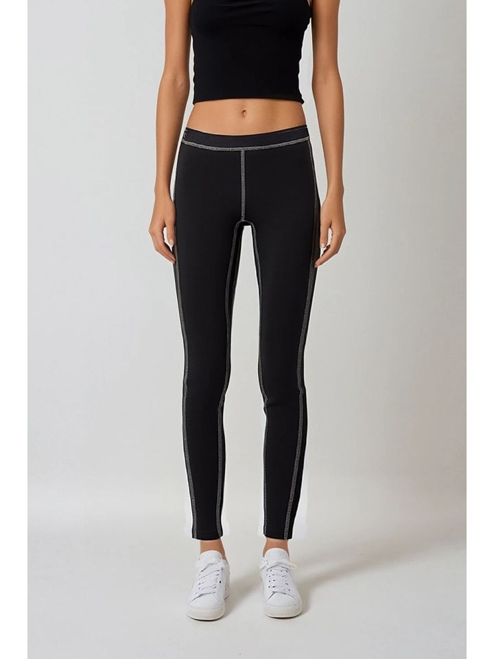 Legginsy w kolorze czarnym