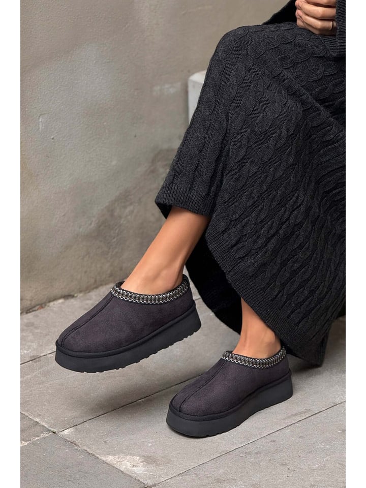 Leder-Hausschuhe in Schwarz