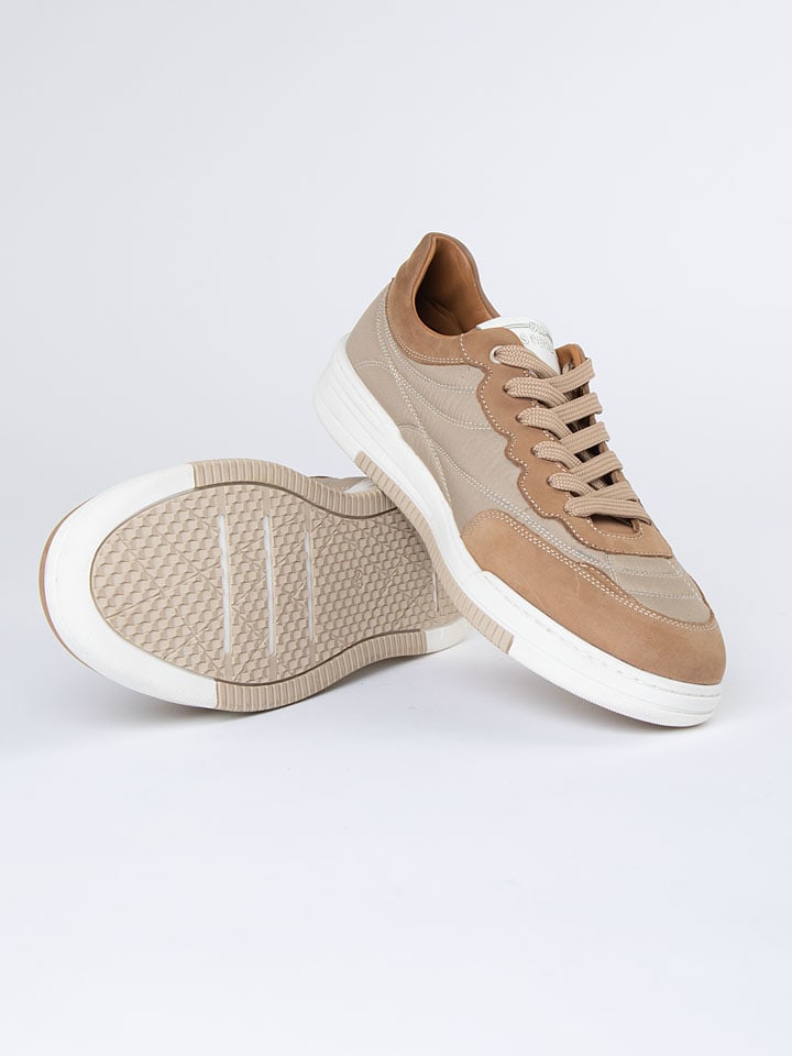 Skórzane sneakersy w kolorze beżowym