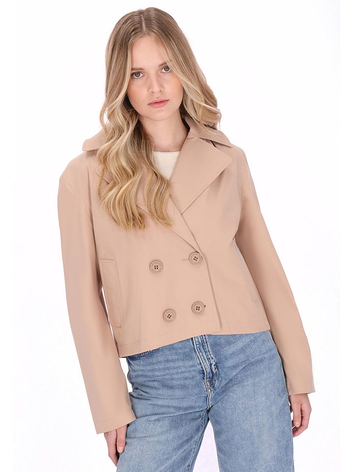 Trenchcoat in Sand