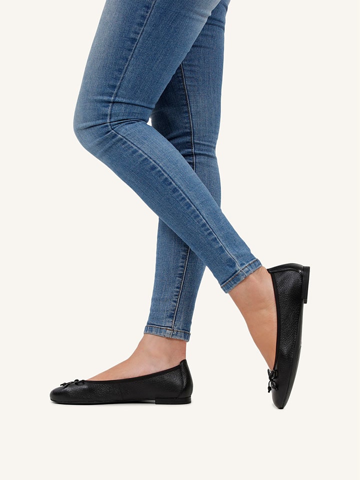 Leder-Ballerinas in Schwarz