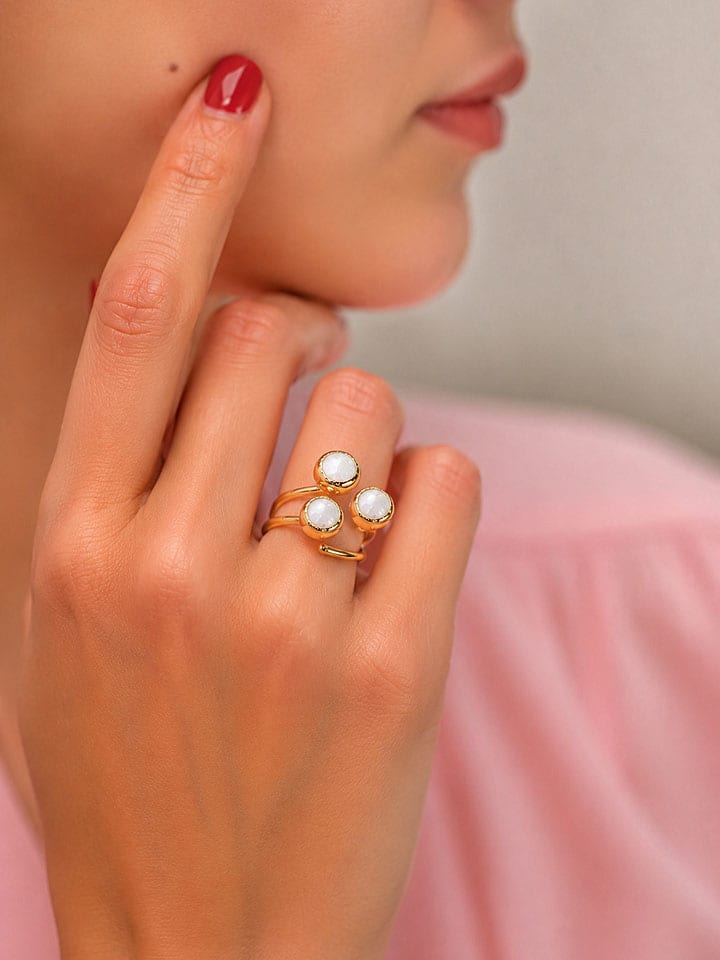 Vergulde ring met parels