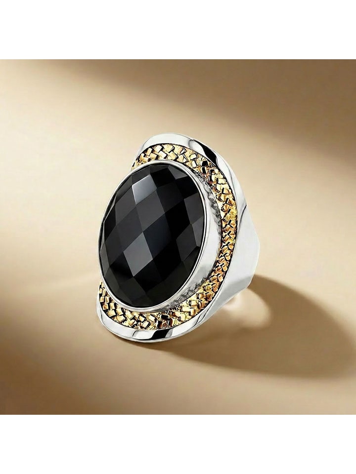 Verzilverde ring met edelsteen