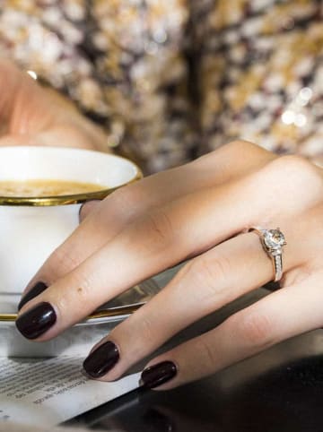 DIAMOND & CO Złoty pierścionek "Chera" z diamentami
