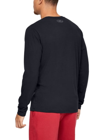 Under Armour Longsleeve in Schwarz