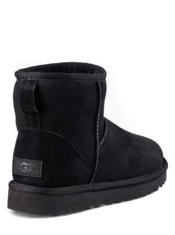 UGG Botki zimowe "Classic Mini II" w kolorze czarnym z wełny jagnięcej