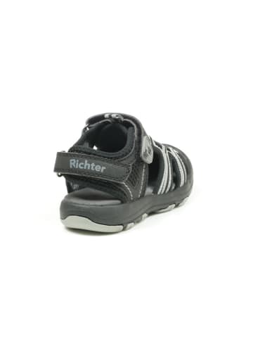 Richter Shoes Półsandały w kolorze szarym