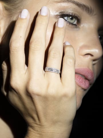 DIAMANTA Witgouden ring "Signs" met diamanten