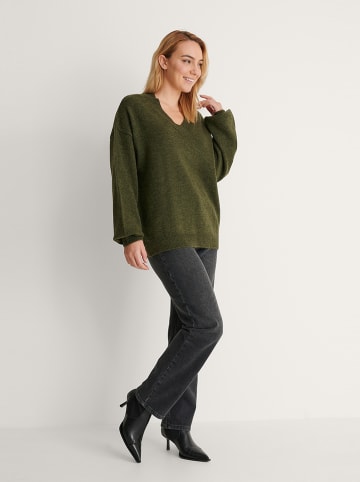NA-KD Sweter w kolorze ciemnozielonym