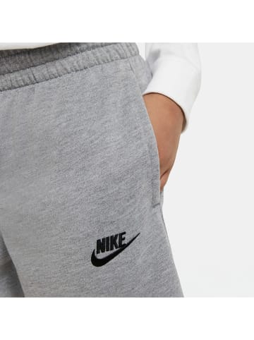 Nike Sportswear Sweatshorts in Grau