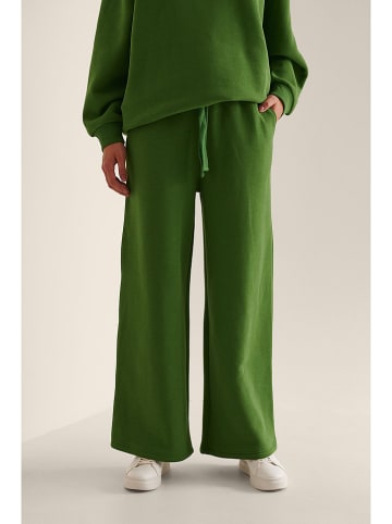 NA-KD Spodnie dresowe w kolorze zielonym