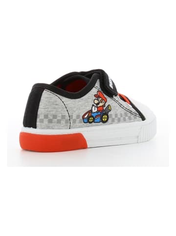 Super Mario Sneakers in Schwarz