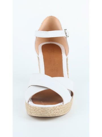 London & London Sandały w kolorze biało-beżowym na koturnie