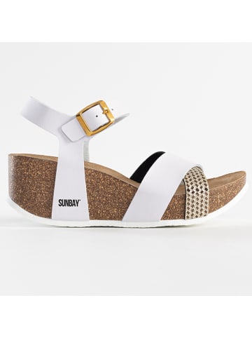 Sunbay Sandały "Reynosa" w kolorze białym na koturnie