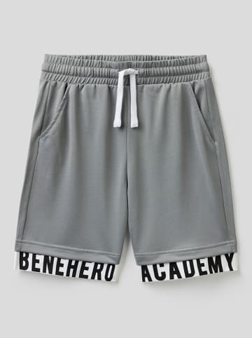 Benetton Shorts in Grau