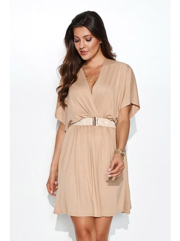 Nominou Kleid in Beige