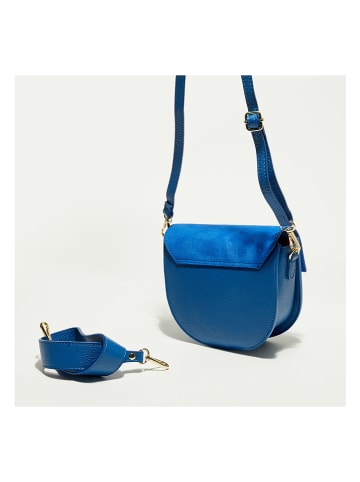Christian Laurier Leder-Schultertasche "Lexa" in Blau - (B)22 x (H)18 x (T)8 cm