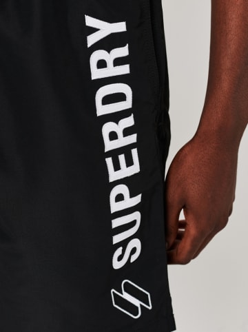 Superdry Badeshorts in Schwarz