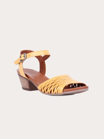 Bueno Leren haksandalen geel