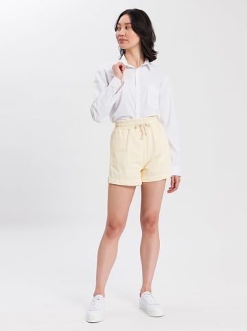 Cross Jeans Shorts in Gelb