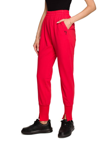 made of emotion Sweathose in Rot