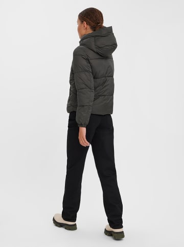 Vero Moda Kurtka zimowa "Uppsala" w kolorze ciemnobrązowym