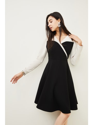 Coatme Sukienka w kolorze czarno-beżowym