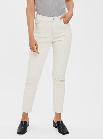 Vero Moda Spodnie sztruksowe "Brenda" w kolorze białym