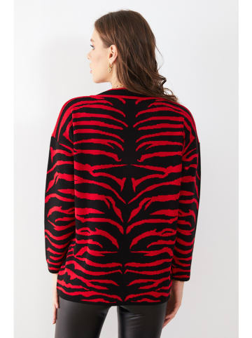 Milan Kiss Sweter w kolorze czerwono-czarnym ze wzorem