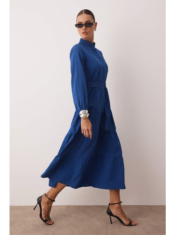 trendyol Kleid in Dunkelblau