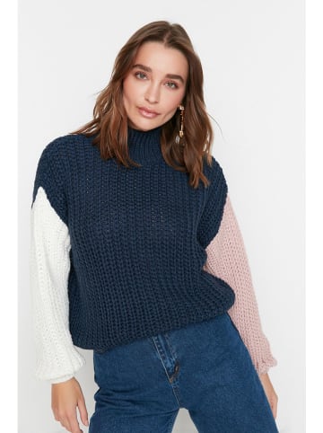 trendyol Pullover in Dunkelblau/ Rosa/ Weiß