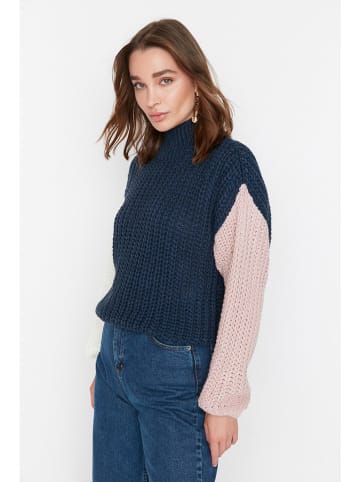 trendyol Pullover in Dunkelblau/ Rosa/ Weiß