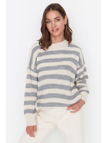 trendyol Pullover in Creme/ Grau