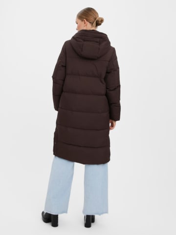Vero Moda Płaszcz zimowy "Erica" w kolorze ciemnobrązowym