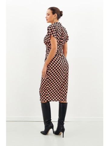 Milan Kiss Kleid in Schwarz/ Apricot/ Bunt