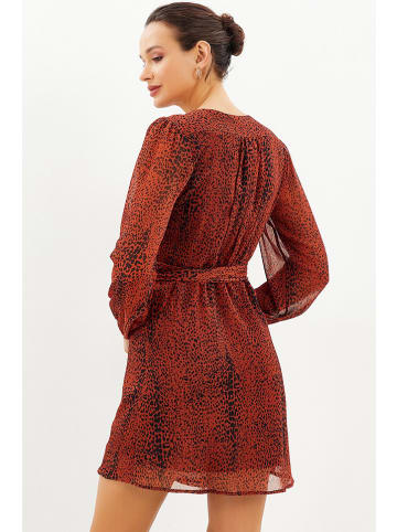 Milan Kiss Kleid in Rostrot/ Bunt