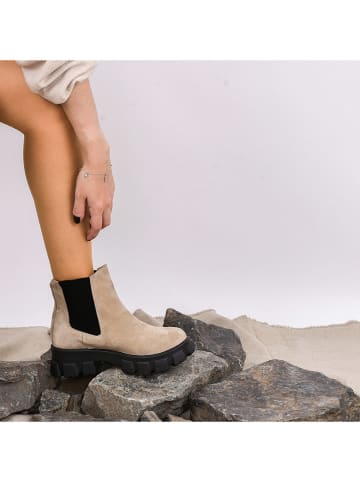 Lizza Shoes Chelsea-Boots in Beige