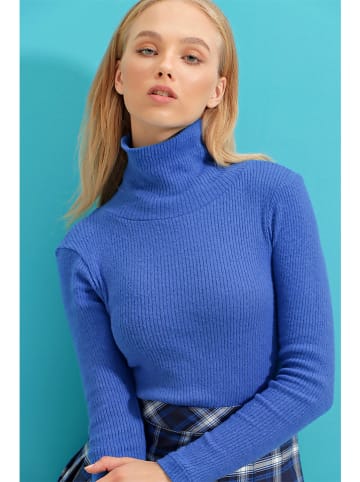 Jumeon Sweter w kolorze niebieskim